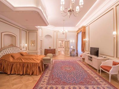 Großes Schlafzimmer im Schloss