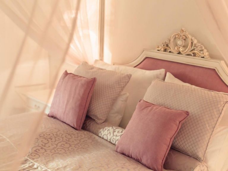 Detailed picture of the magnificent double bed