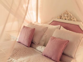 Detailed picture of the magnificent double bed